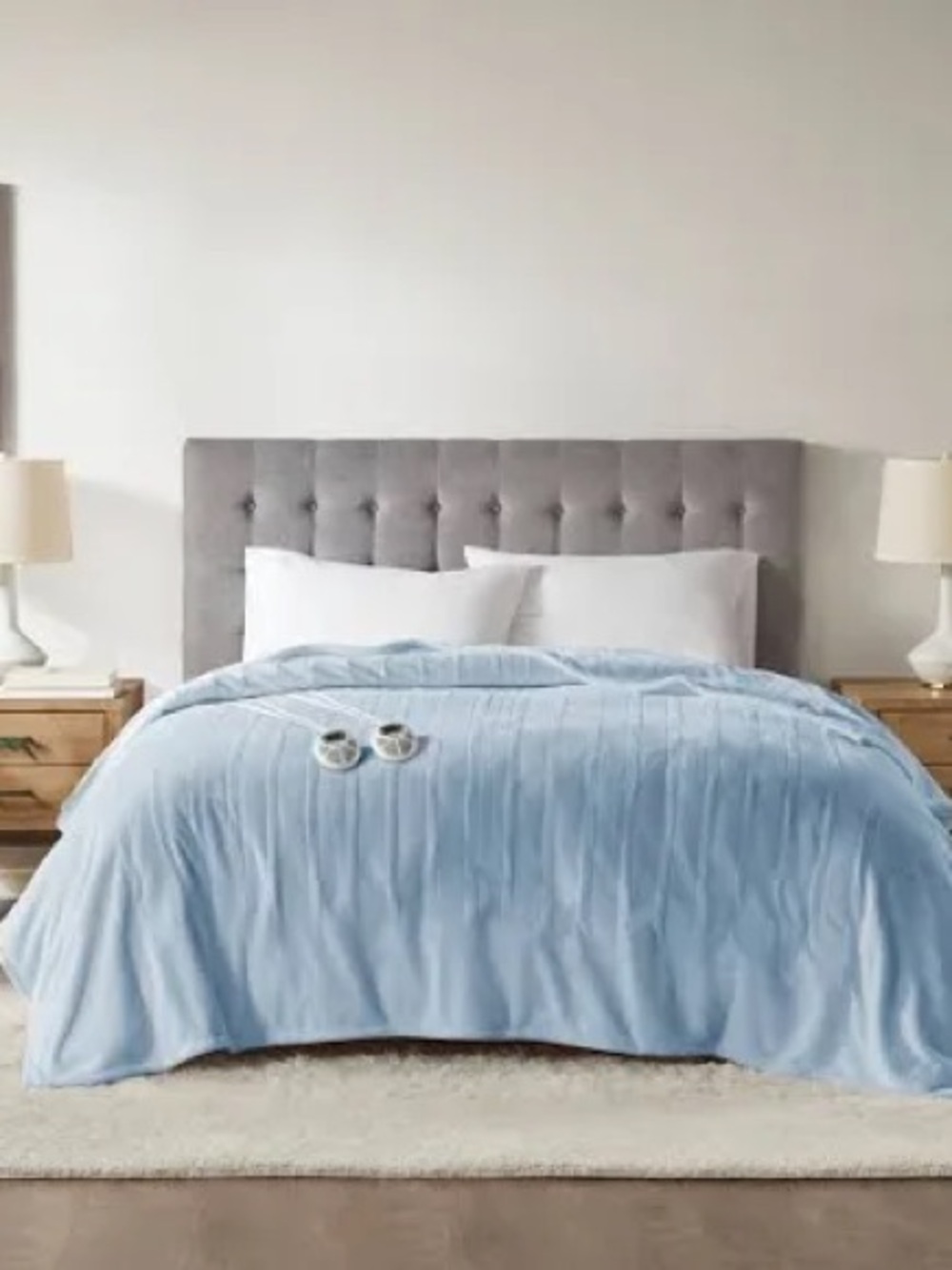 Sunbeam Heated blanket in Light Blue Plush - Buttery Soft Bedding